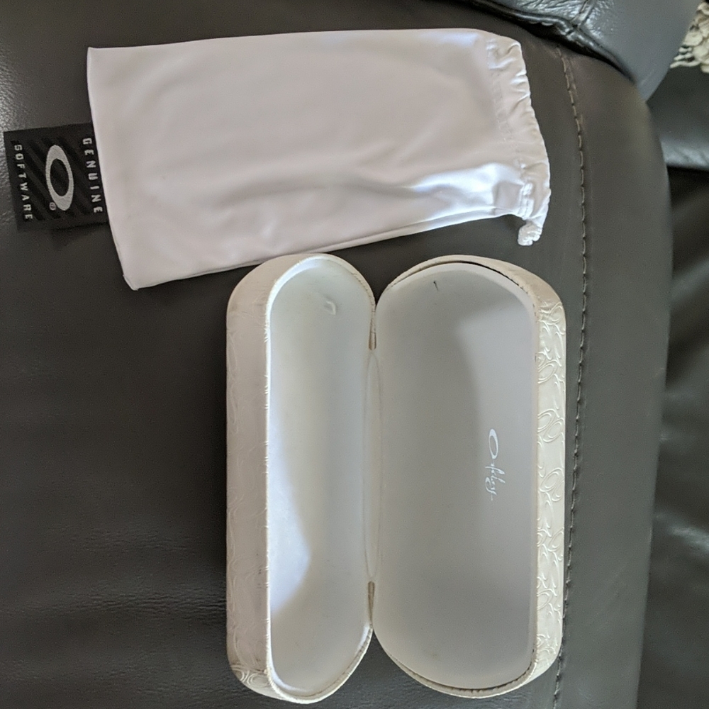 Oakley sunglass case